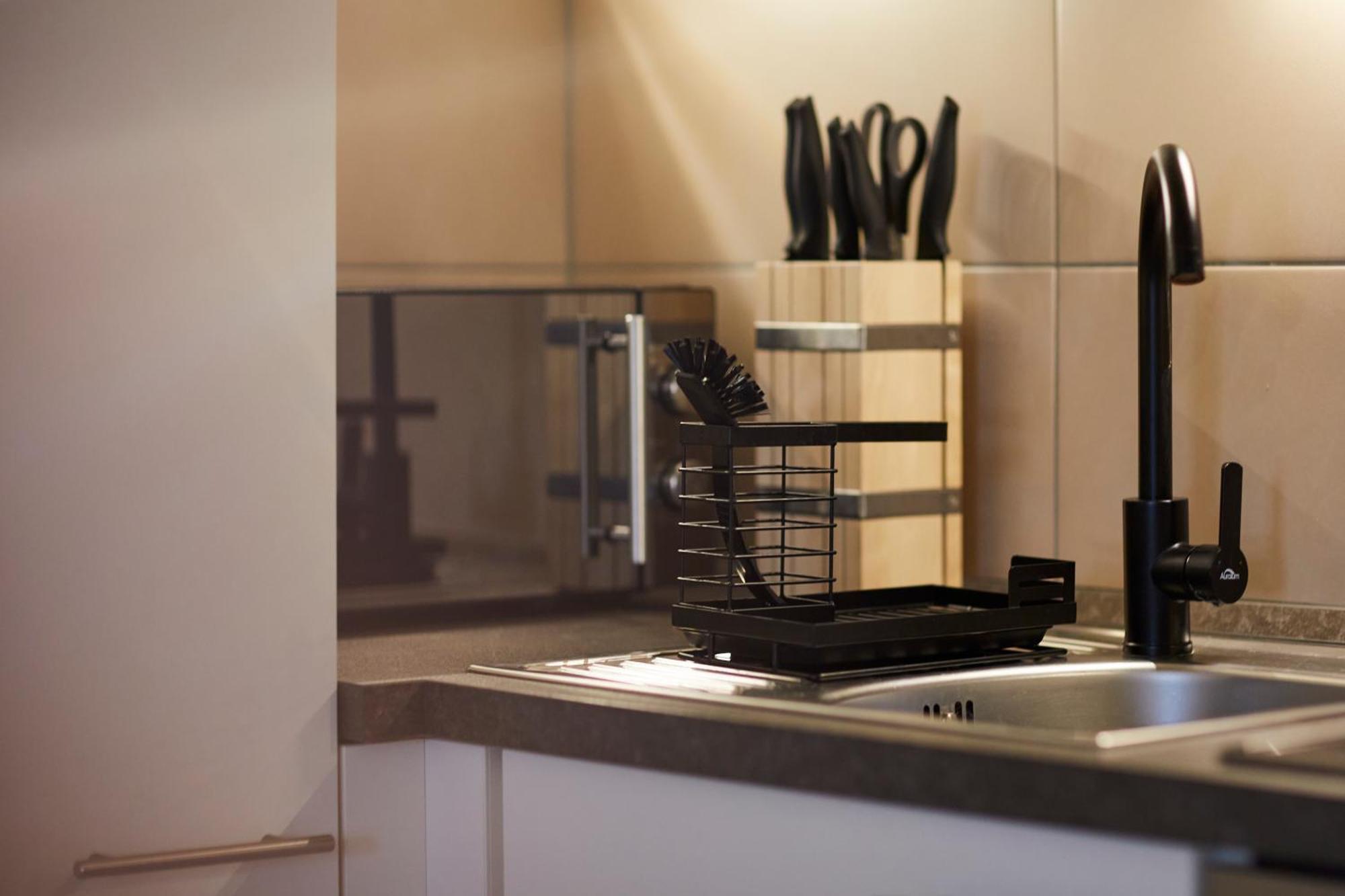 R B Apartment Am Airport Hamburg - 1-4 Personen - Kueche - Smart Tv - Waschmaschine - Perfekt Fuer Geschaeftsreisende Oder Familien Εξωτερικό φωτογραφία