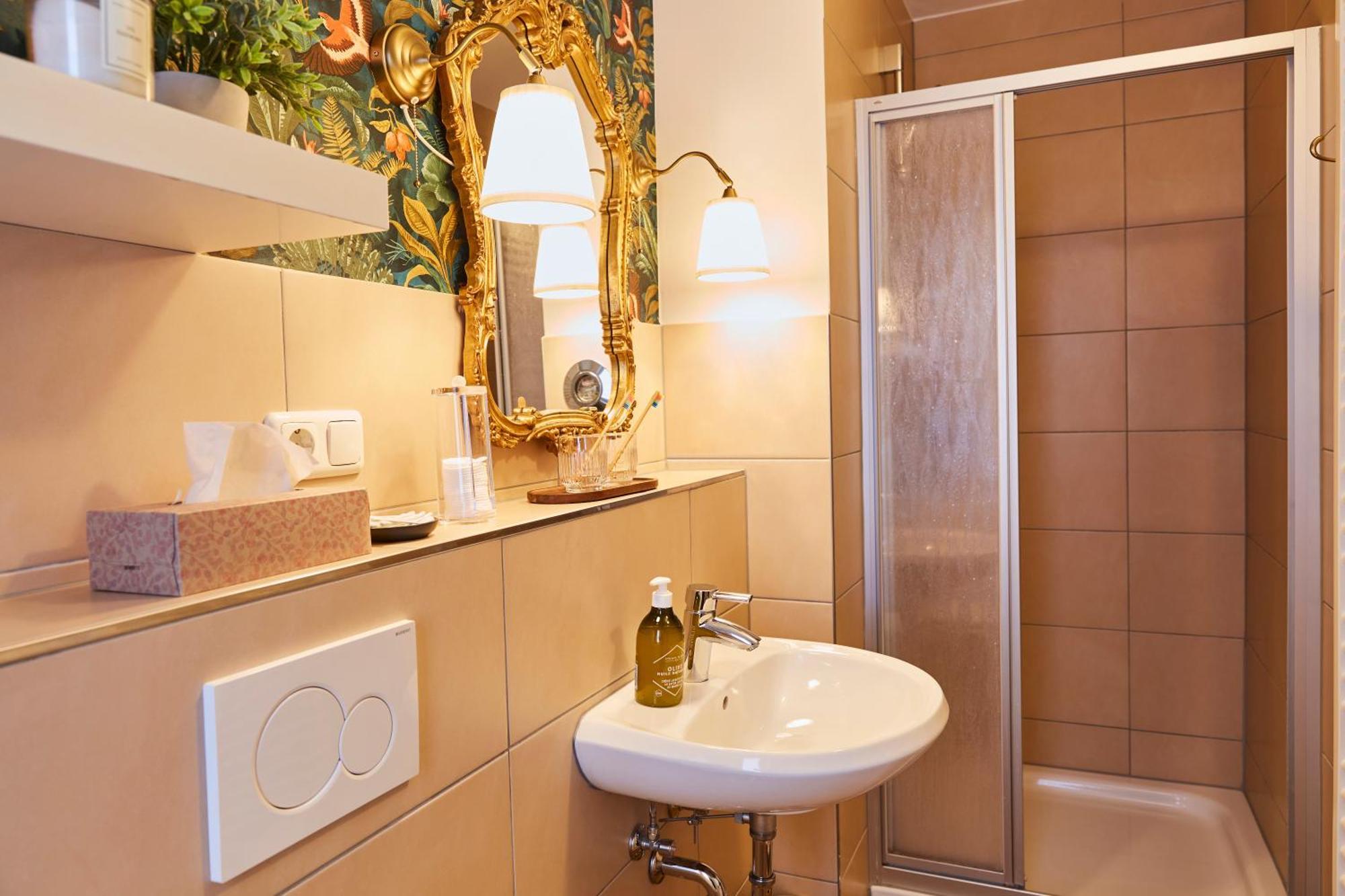 R B Apartment Am Airport Hamburg - 1-4 Personen - Kueche - Smart Tv - Waschmaschine - Perfekt Fuer Geschaeftsreisende Oder Familien Εξωτερικό φωτογραφία